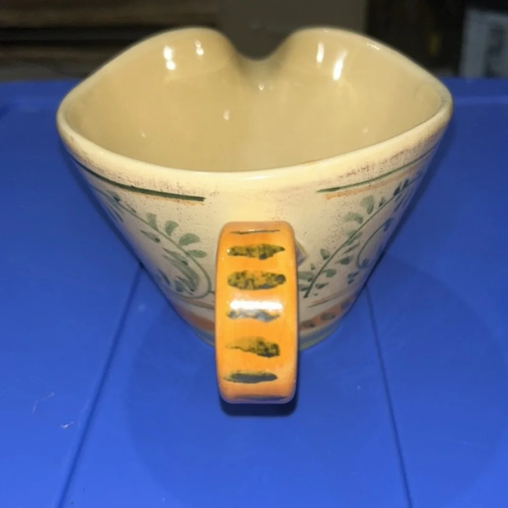 Crate & Barrel Emilia Large Vintage Gravy Sauce Boat Server‎